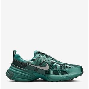 Nike women’s V2K Run Green Athletic Sneakers with Trail-Ready Design. NEW.
